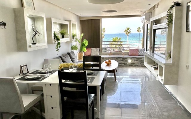 Diamond 2bed Apartment with Jacuzzi by the Sea