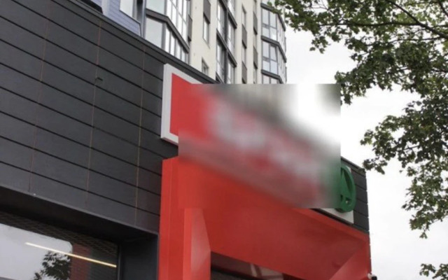 Апартаменты улучшенные в новом доме с качелей