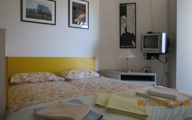 Lazarevic 1/2 studio Apartments