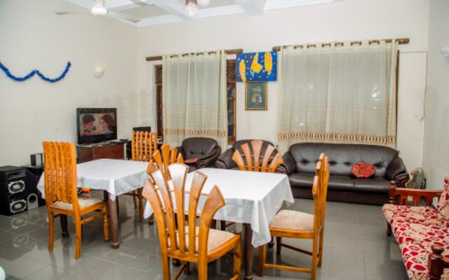 Blue Swan Inn Hotel