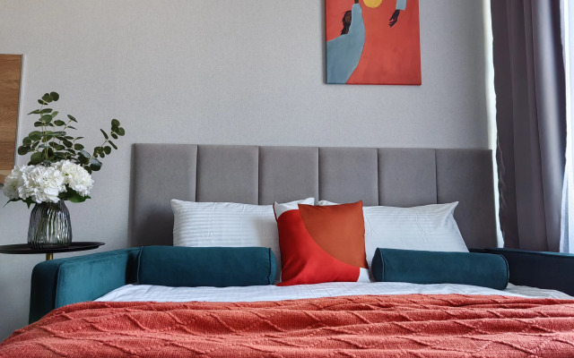 Квартира Яркая студия в 4 минутах от метро. Бесконтактное заселение