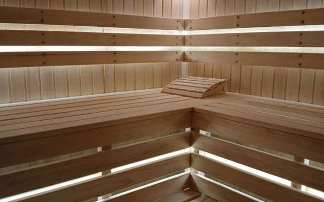 Частный Дом в Центpе Дeревни Взвад