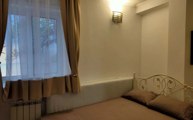 Mandarin Apartments