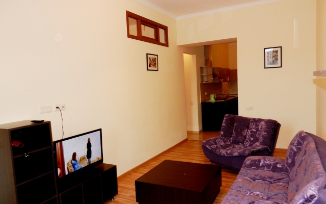 Na Ploschadi Respubliki Apartments