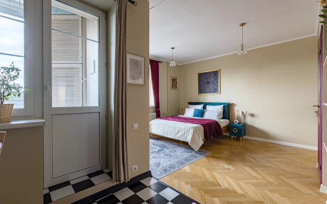 Dizaynerskaya Studiya Na Beregu Reki Flat