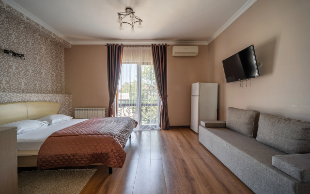 Arno Guest House