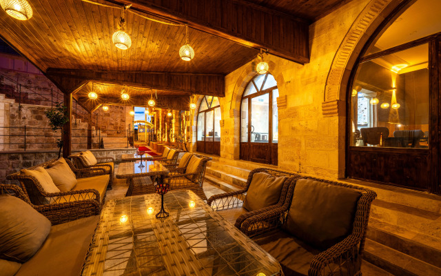 Crazy Horse Hotel