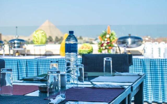 Pyramids Oasis Hotel