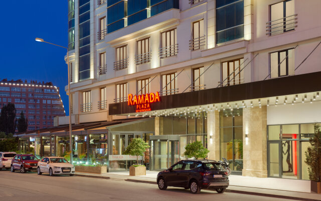 Отель Ramada Plaza by Wyndham Eskisehir