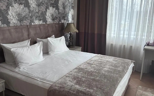 Отель Новый