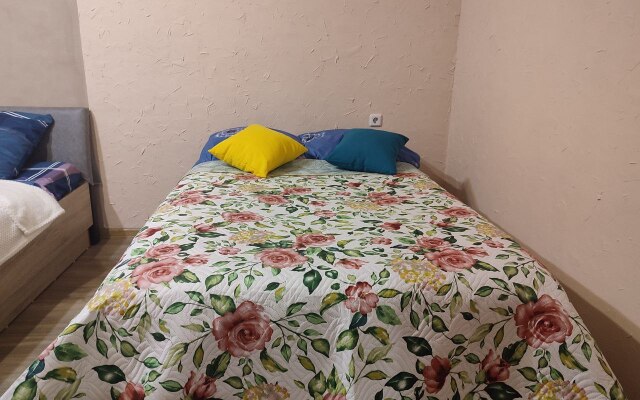 Live-In-Comfort Na Tvorchestva 3 Flat