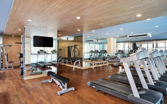 Отель The Grass Serviced Suites