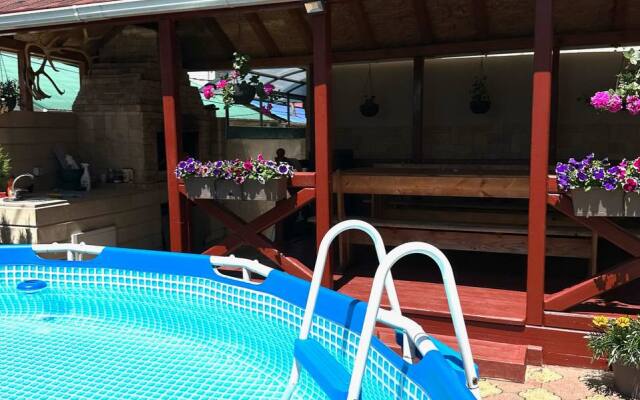 Izumrud Khaus Guest house