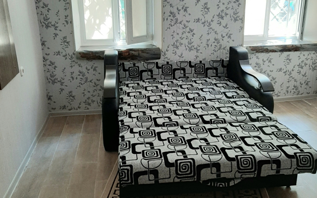 Trekhkomnatnaya Kvartira V Tsentre Na Poptsova