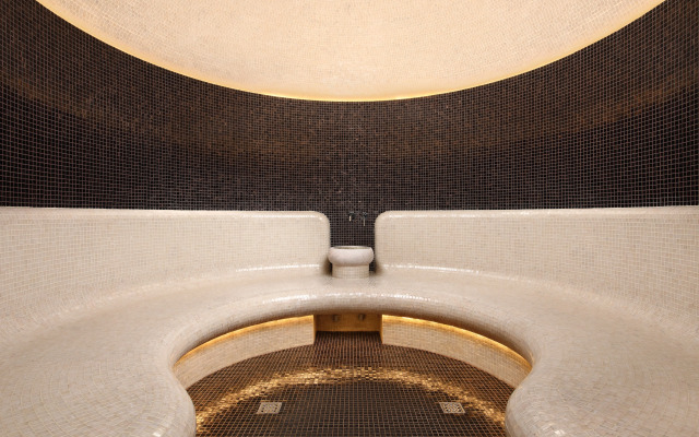 Amk Montis Hotel