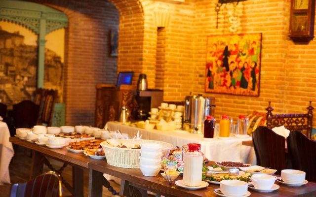 Aivani Hotel - Image 5