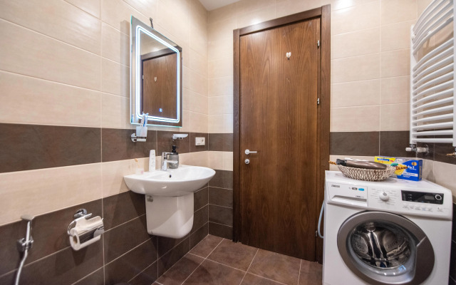 S Prekrasnym Vidom na Gorod i Park Apartments