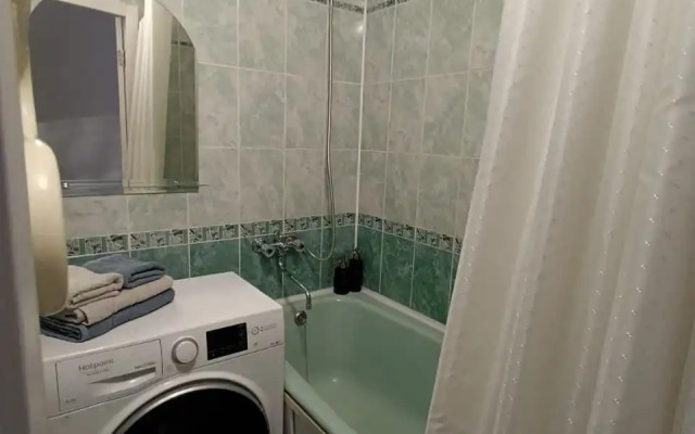 V Shelekhove 11 Flat