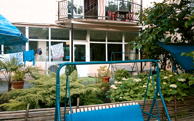 Oazis Na Molodezhnoj Guesthouse