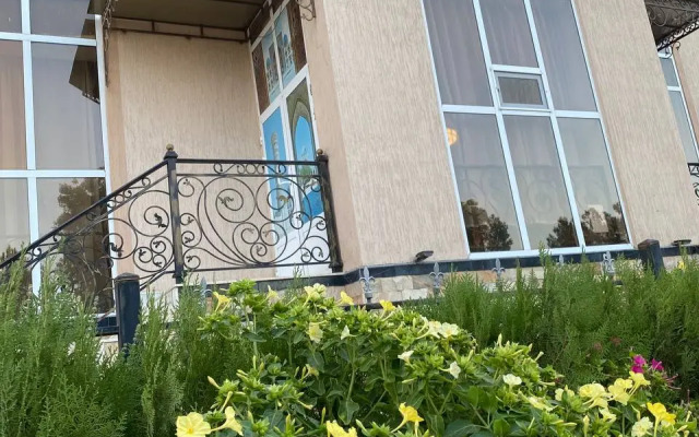 Vardonze Hotel