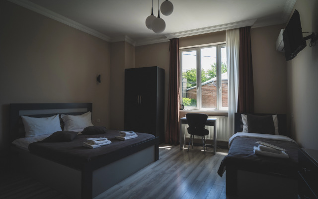 White House Mini-Hotel