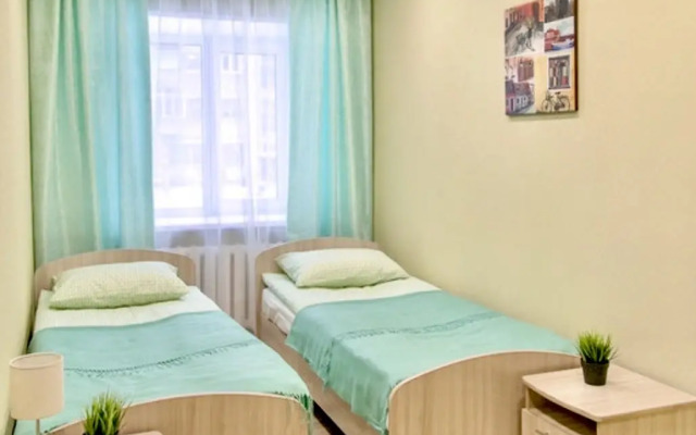 Квартира трехкомнатная рядом с ТЦ Тополь Cети апартаментов На время