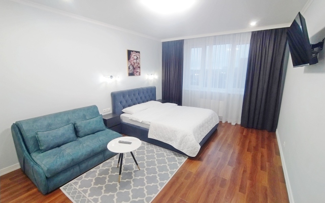 2-h komnatniye Lyuks V Tsentre Novyij Dom Apartments, 75 m2