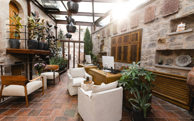 Millstone Cave Suites