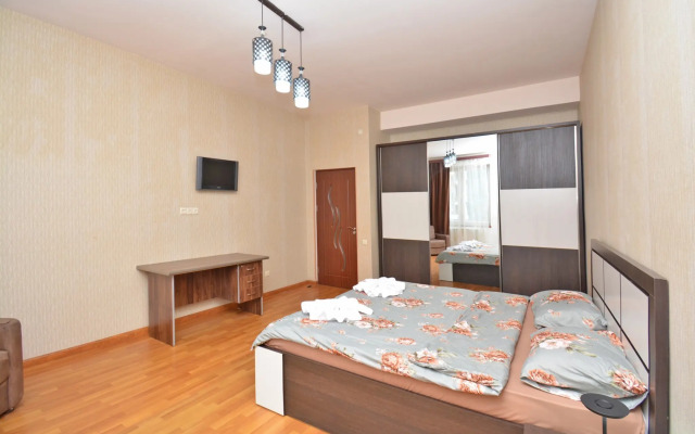 Prostornaya Kvartira na Severnom Prospekte, Hh533 Flat