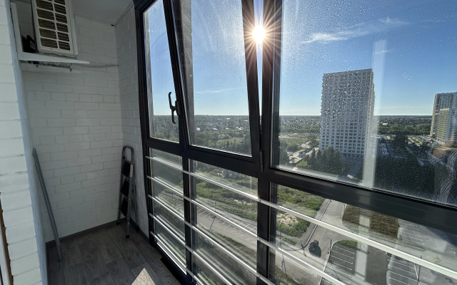 Prostornaya Studiya S Panoramnym Vidom Iz Okna Flat