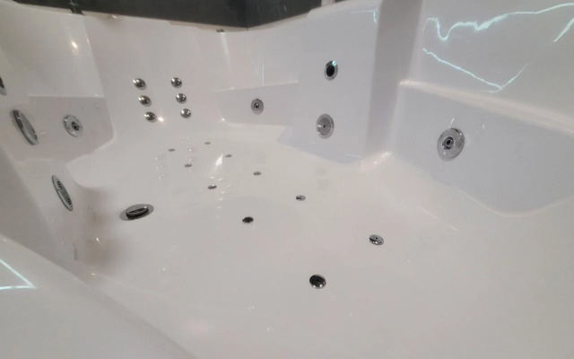 Квартира 1-комнатая с сауной джакузи  балконом в ЖК Metropolis