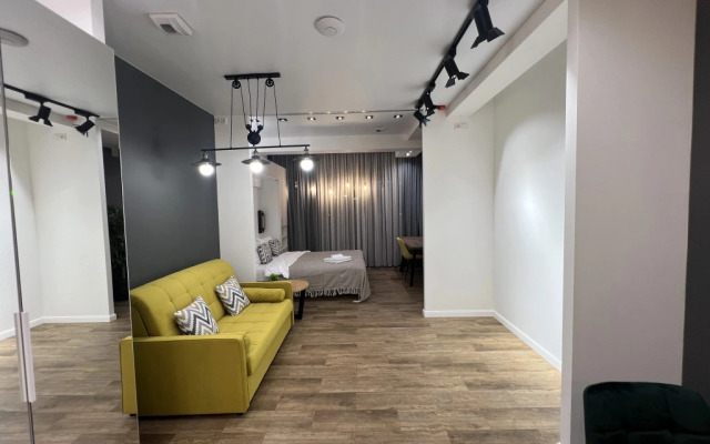 SKY INN Color Gold Apartment