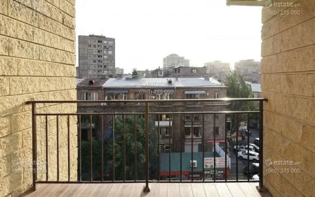 Luxery Apt In Yerevan Apartments