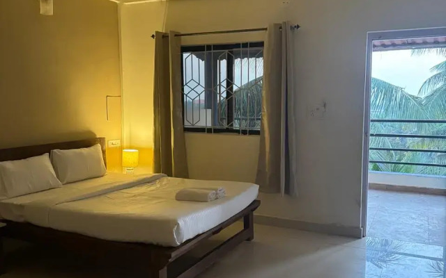 Отель Aqua Wave by YogiTree