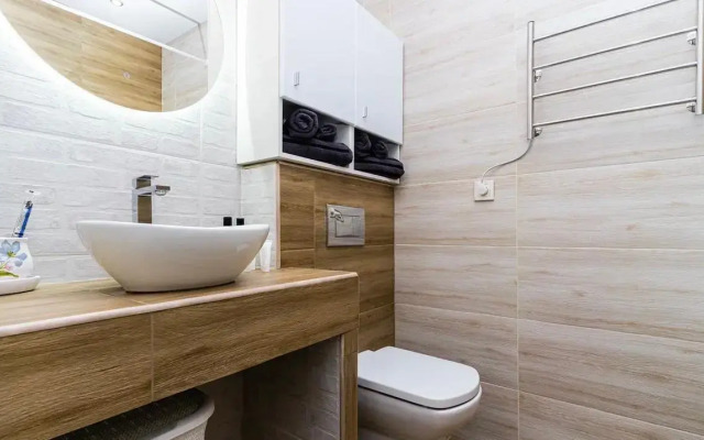 So Svetlym Remontom Apartments
