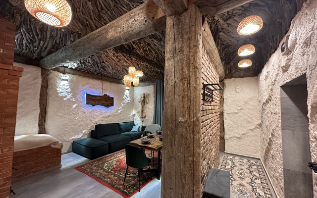 Gnѣzdo S Kaminom i Dvumya Spalnyami Private House