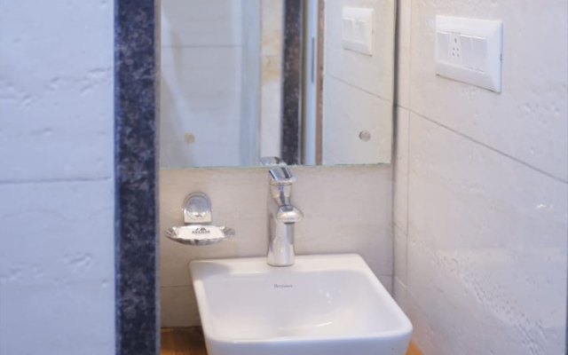 The Avenue Hotel Ballygunge