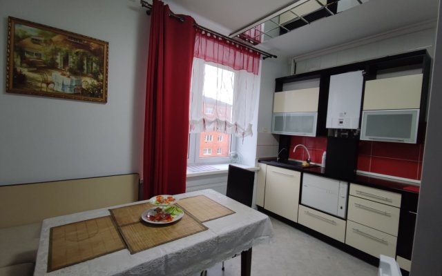 3 komnatnay vozle plyazha Zapadny Flat