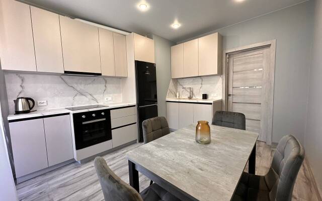 Pronina Aparts u Pionerskoy Apartamenty