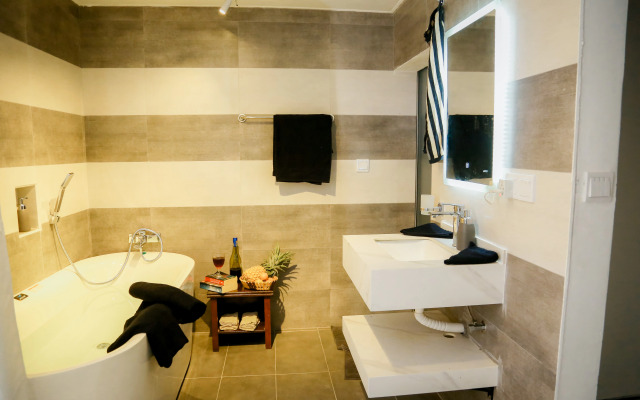 Eden Hikkaduwa Villa