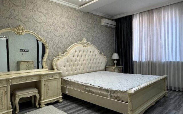 Golden Khaus Apartments