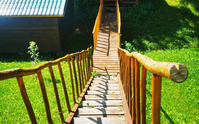 Частный дом коттедж с пятью комфортабельными спальнями