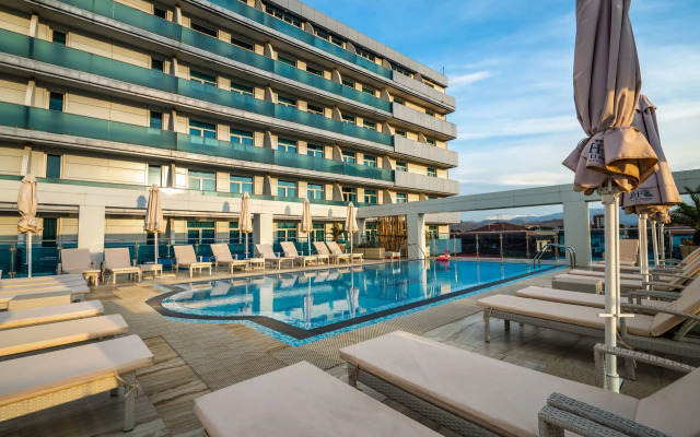 Grace El Paraiso Hotel