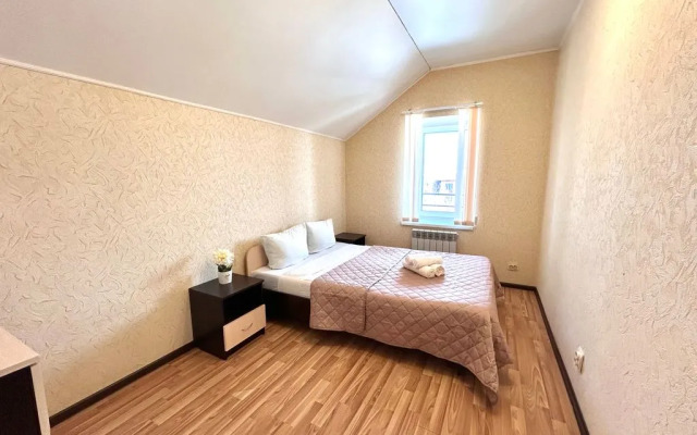 Апартаменты 2-к квартира Каракозова 10