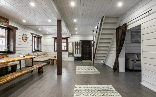 Частный дом с русской баней и бассейном