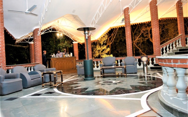 Отель WelcomHeritage Taragarh Palace