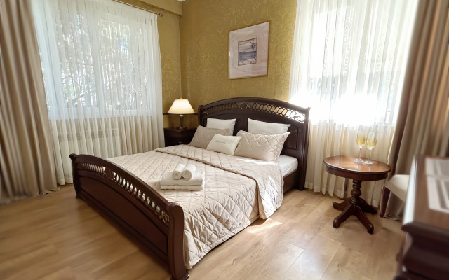 Living Quarters Elizaveta Na Ul.Ostrovskogo 25