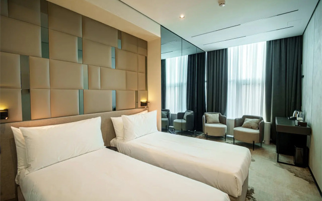 Отель Mildom Residence