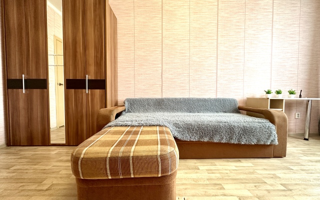 v novostroyke ryadom s khramom Vozneseniya Gospodnya Apartments