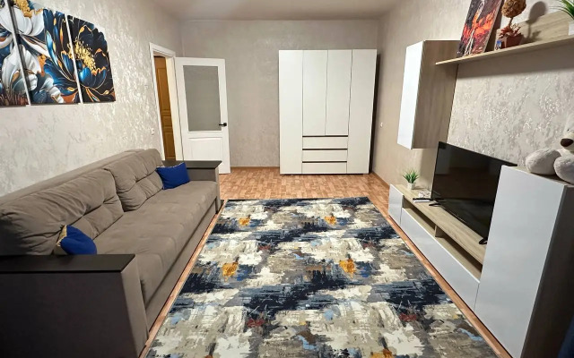 Bulvar Molodezhi 11 Flat